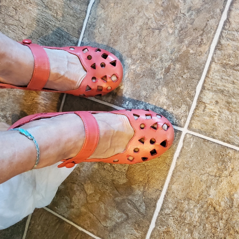Orange pump - Picture 7 of 11